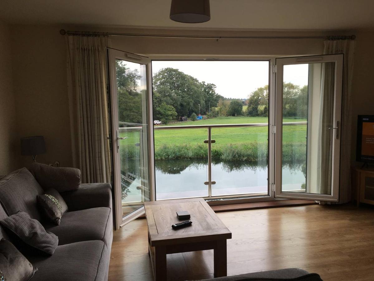 Penthouse Apartment On The River - 65 Skipper Way St. Neots Exterior foto