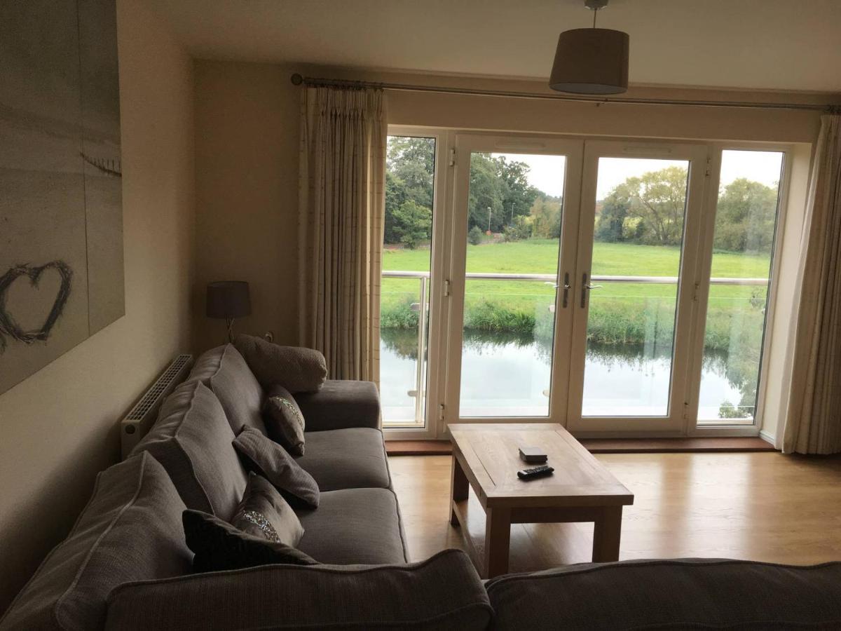 Penthouse Apartment On The River - 65 Skipper Way St. Neots Exterior foto