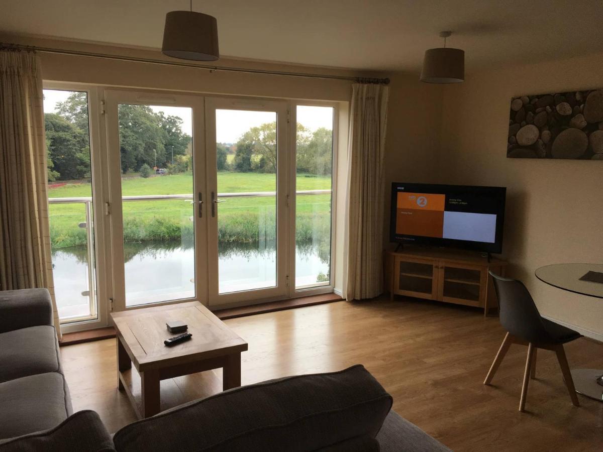 Penthouse Apartment On The River - 65 Skipper Way St. Neots Exterior foto